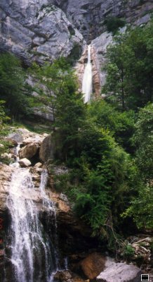 Canyon des Ecouges; la cascade de 65 m (11A)